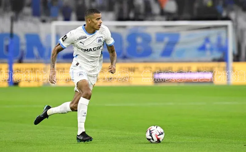 阿布扎比国际足球锦标赛：焦点赛事与文化碰撞