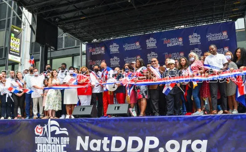 弥勒一中运动会：速度与激情的田径赛场